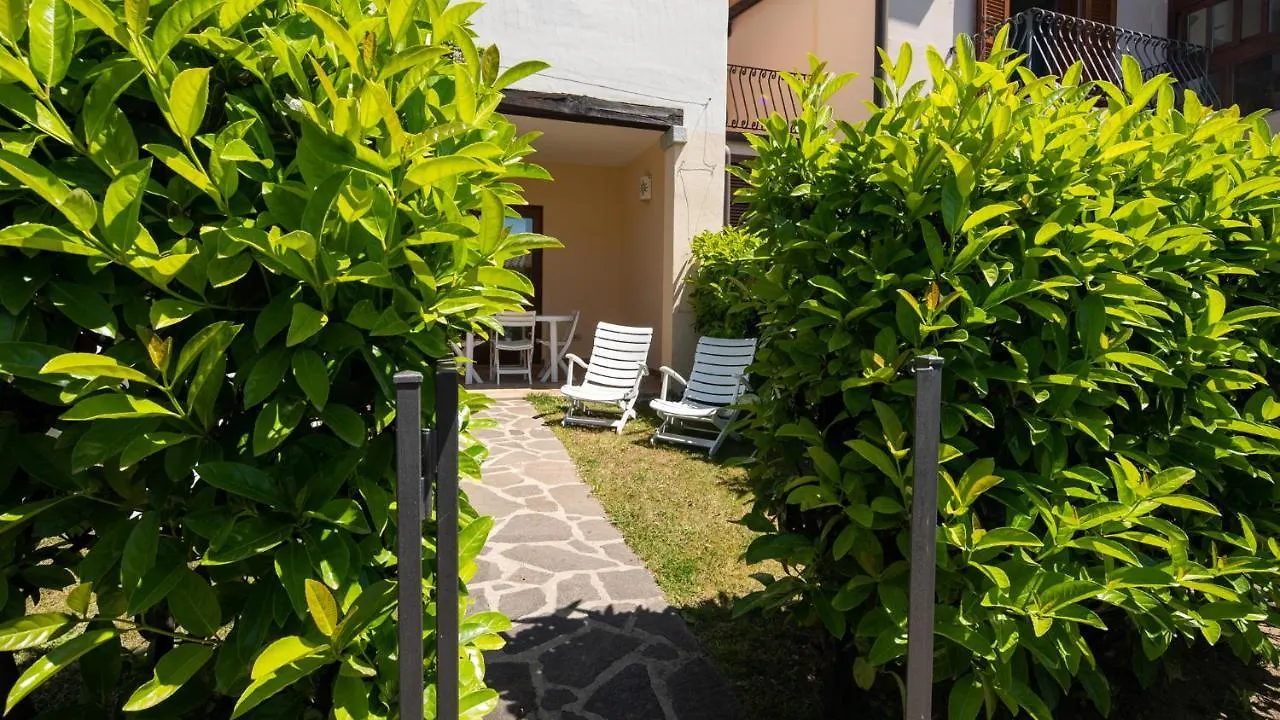 Welcomely - Il Bouquet Monte Petrosu 0*,  Italy